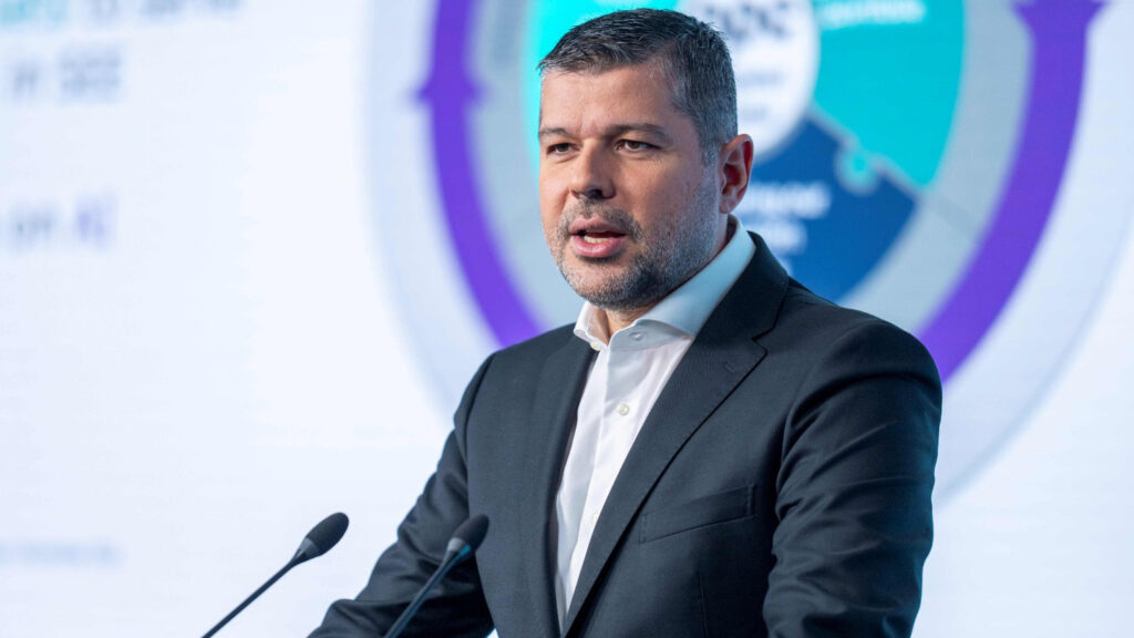 Στάσσης από Νταβός: Η ΔΕΗ μετασχηματίζεται σε Powertech Όμιλο με πυρήνα την πράσινη ενέργεια