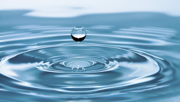 drops-of-water-578897_1920